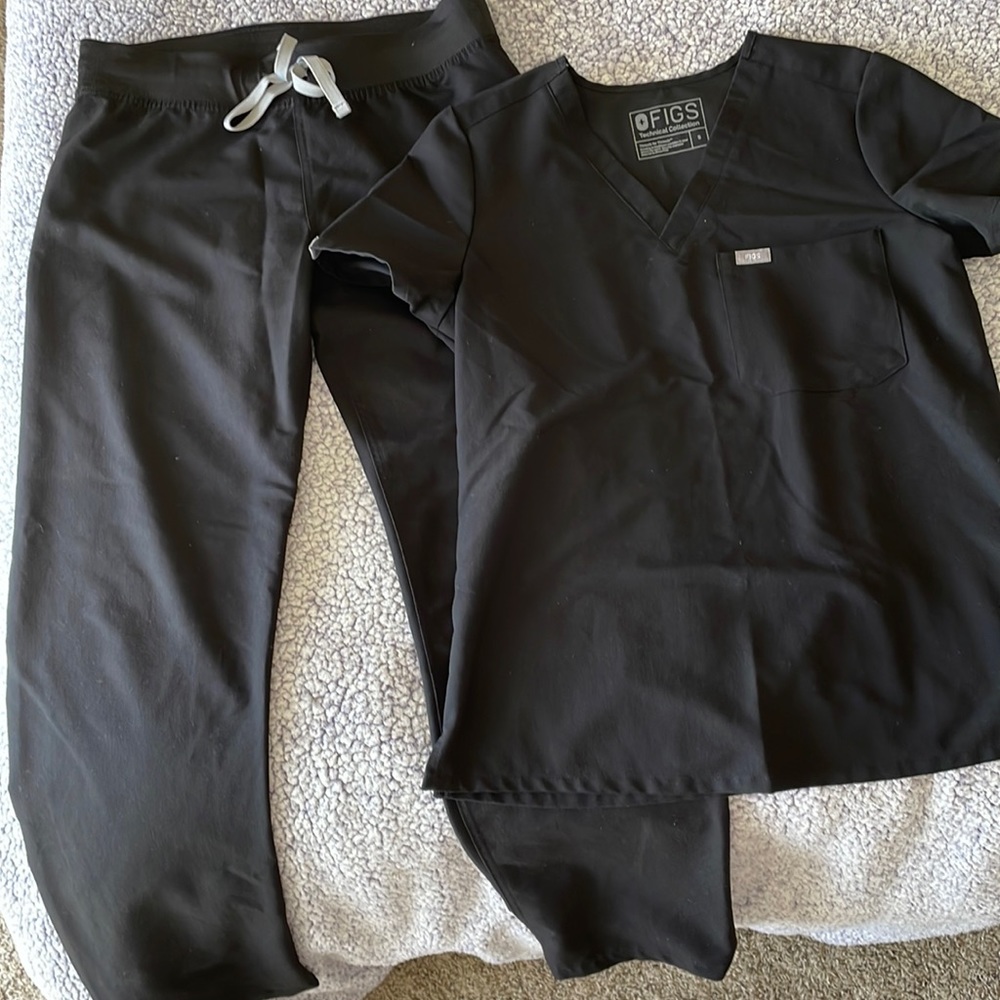 Black Figs scrubs